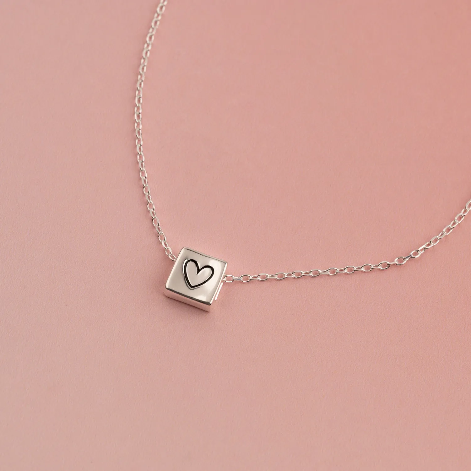 Sisi Copenhagen Box Heart Pendant vedhæng 8 mm forgyldt