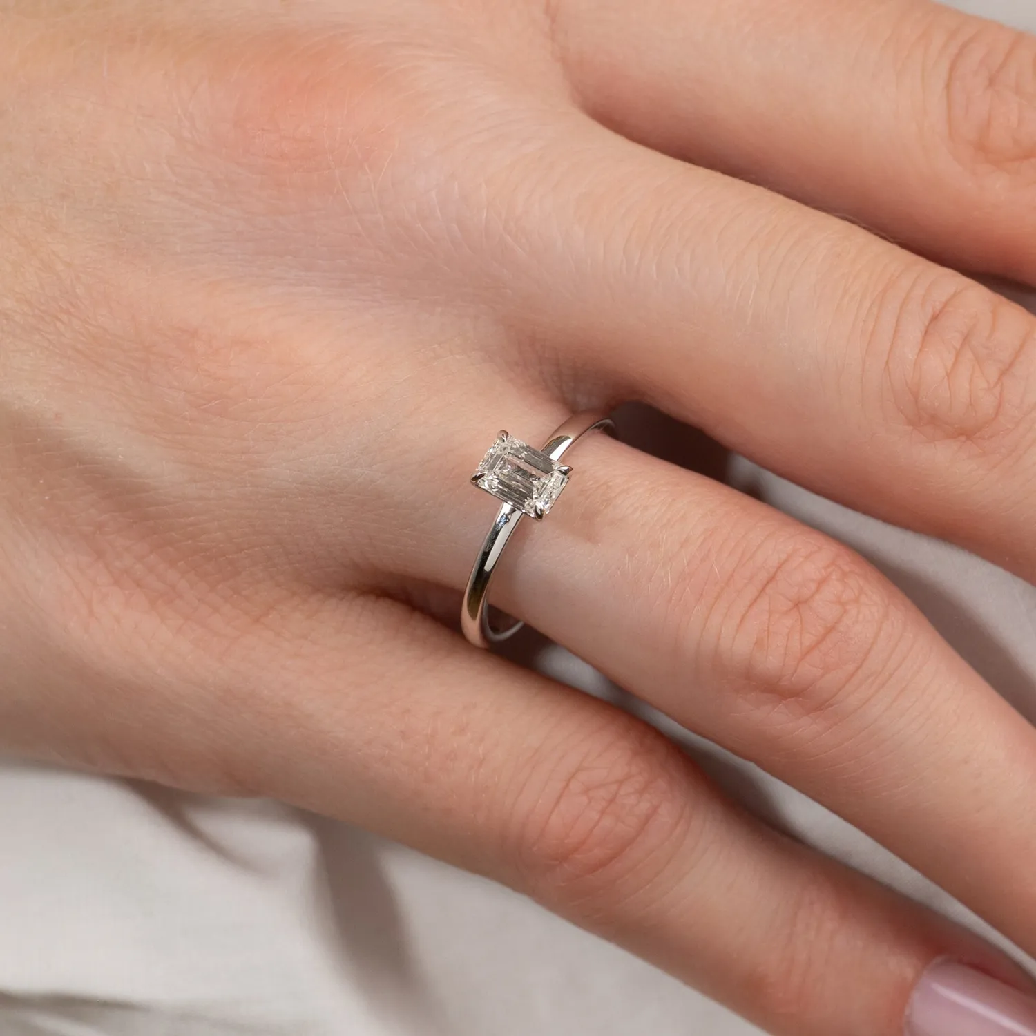 Sisi Copenhagen Solitaire Emerald diamantring hvidguld 0,75 ct