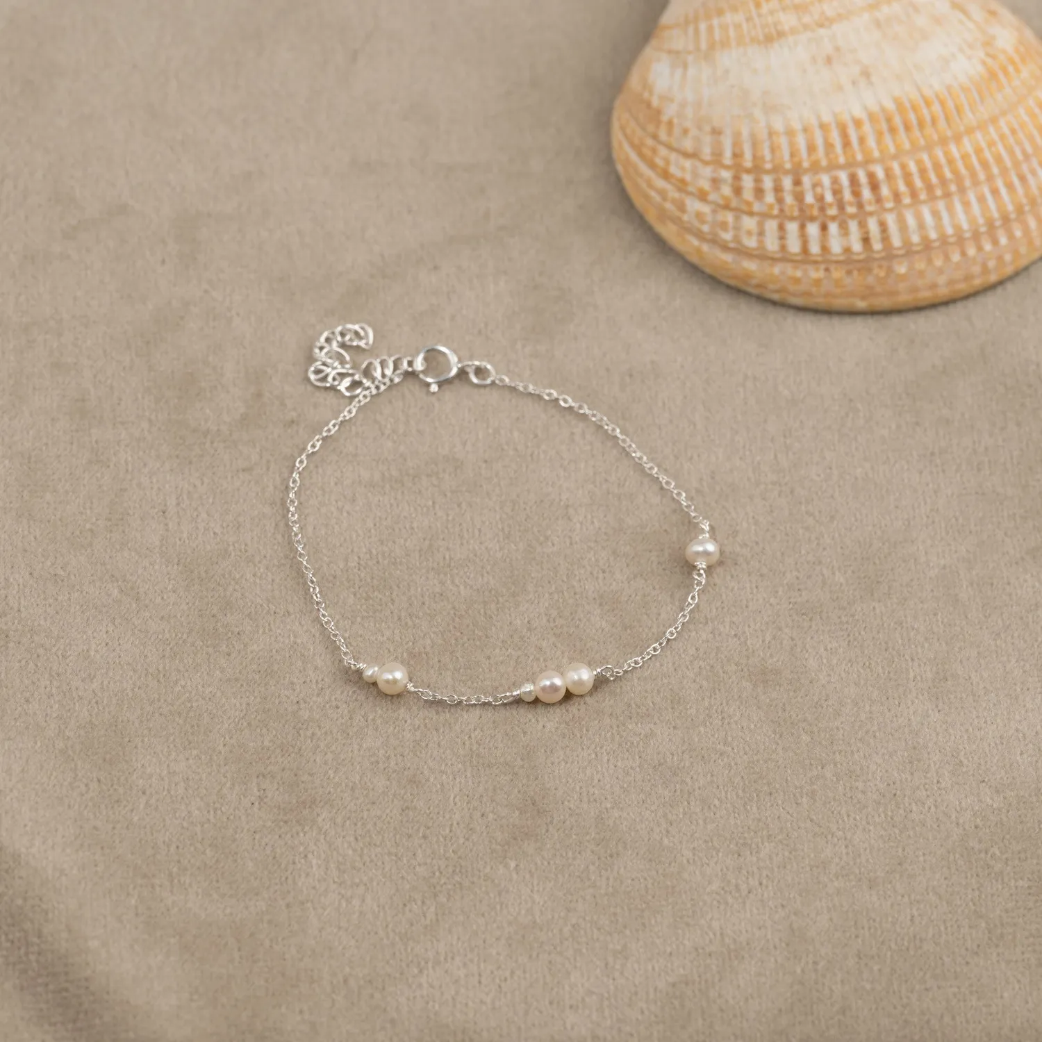 Sisi Copenhagen Evie Pearl armbånd sølv ferskvandsperler