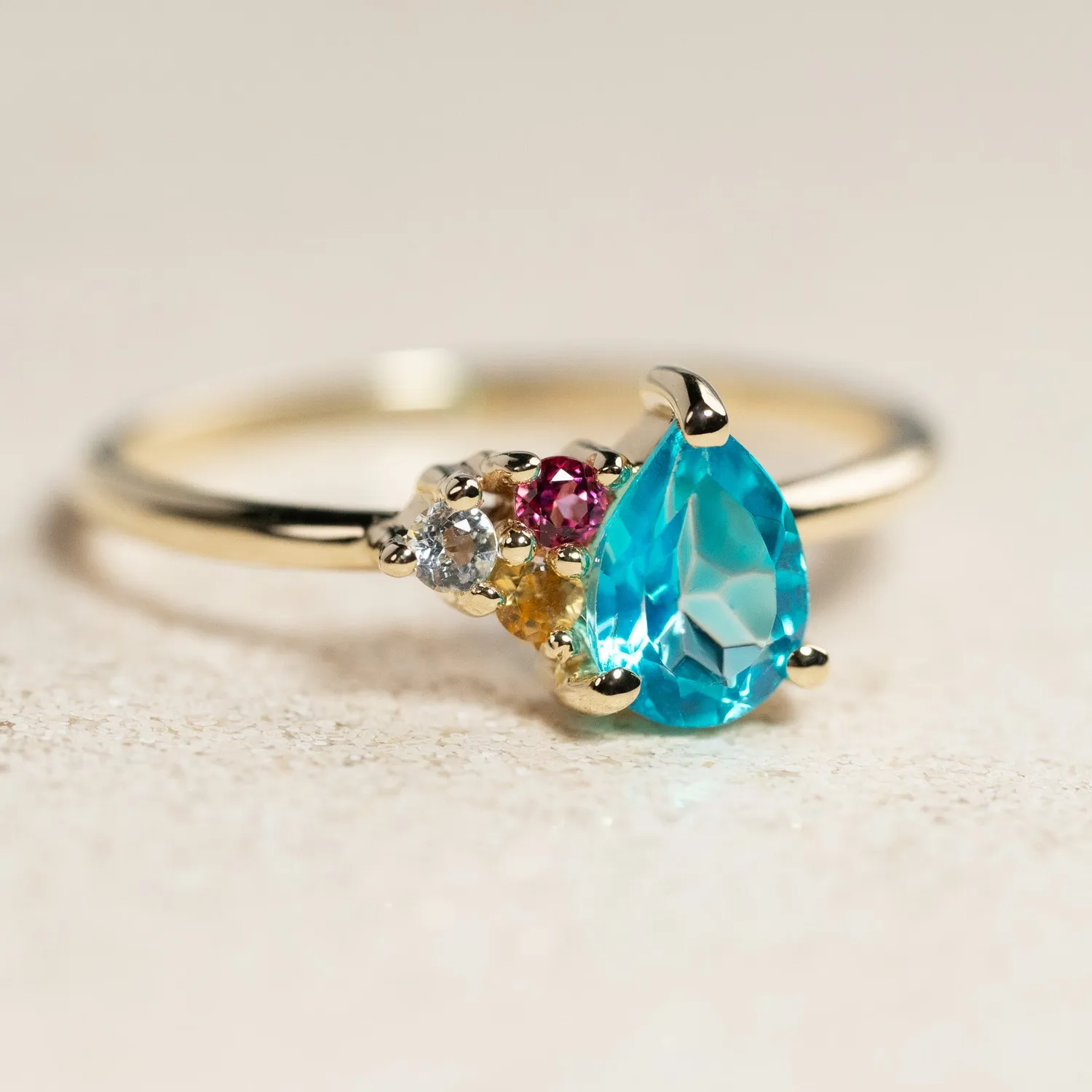 Sisi Copenhagen Gyda Paraiba ring guld topas str 50-62