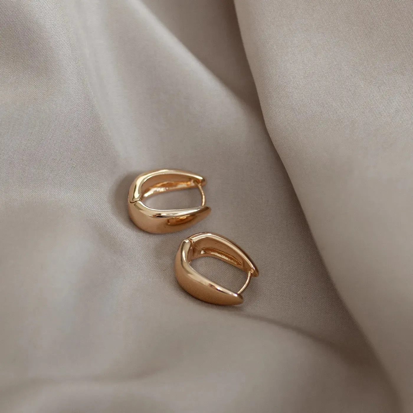 TIMI OF SWEDEN Klassisk Wide Hoop øreringe guld 16 mm
