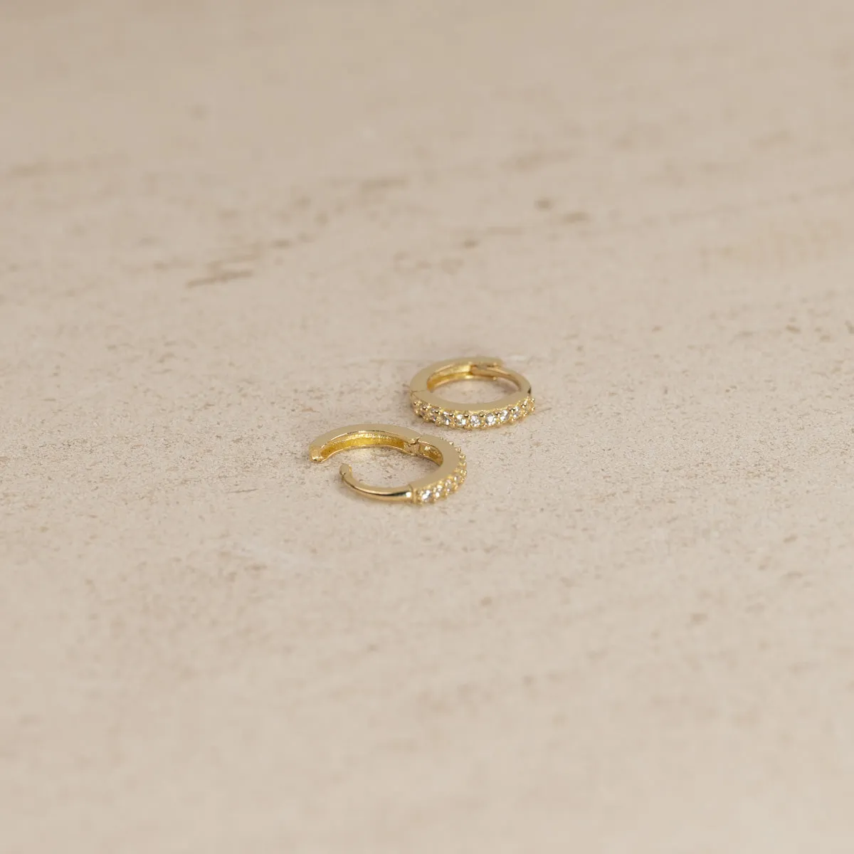 Sisi Copenhagen Alissa Crystal 10mm creoler 9 kt zirkonia