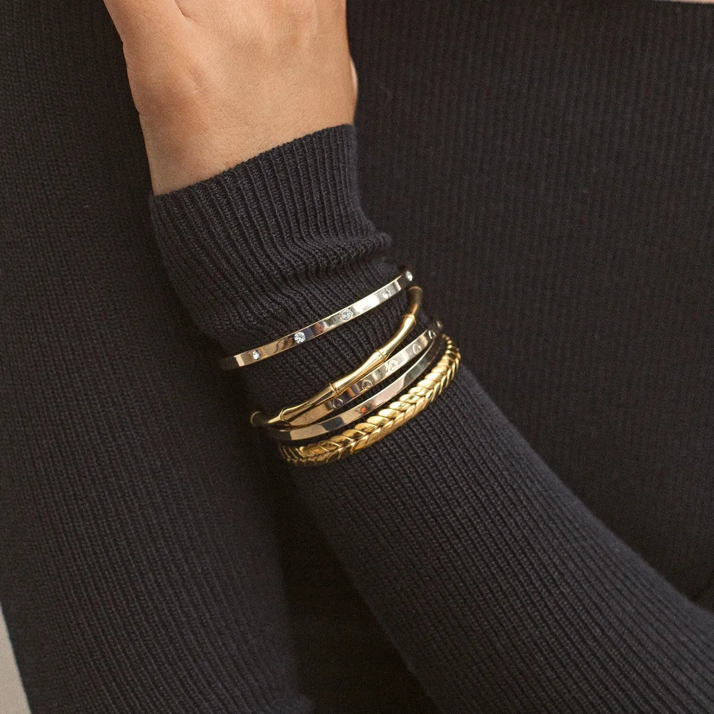 TIMI OF SWEDEN Essential armring armbånd guld justerbar