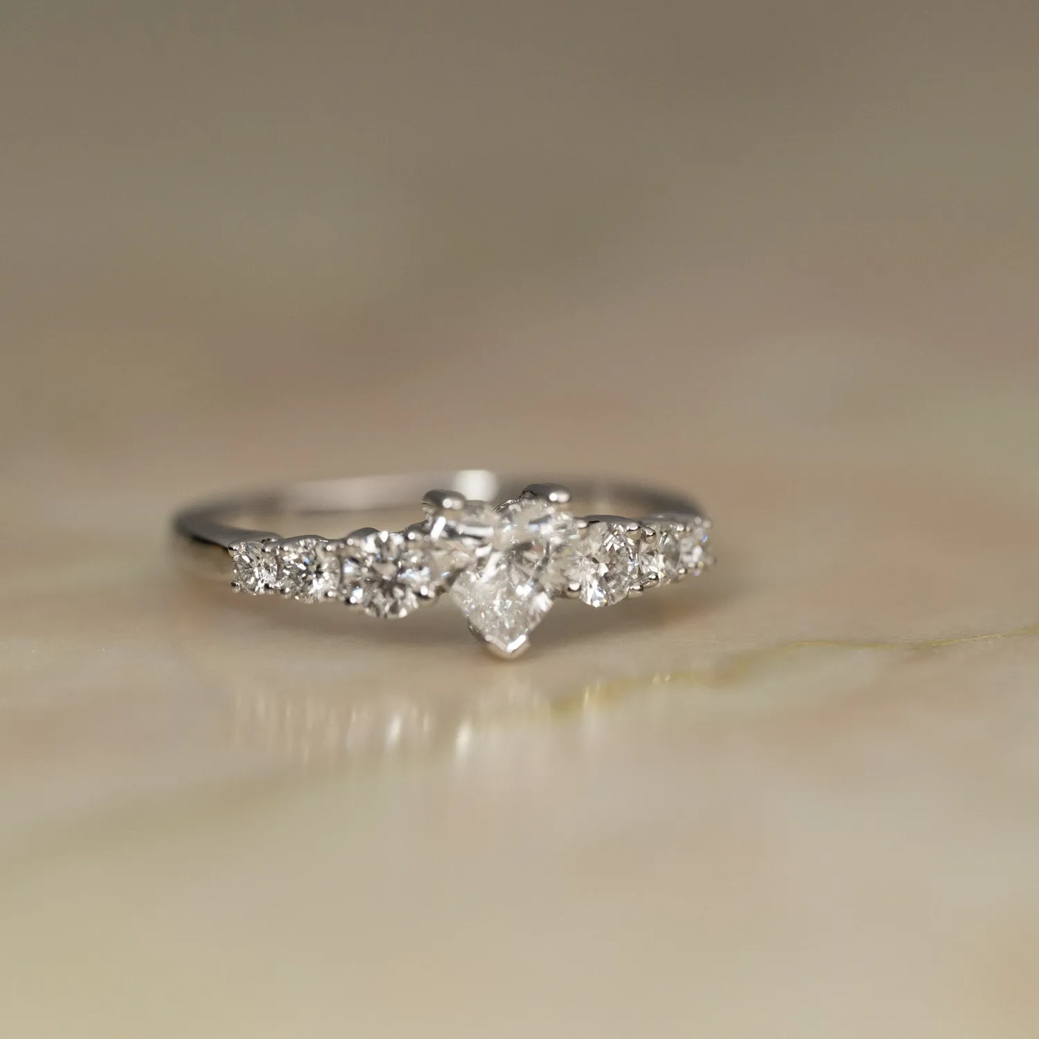 Sisi Copenhagen Seven-Stone Heart diamantring 0,75ct hvid 14kt