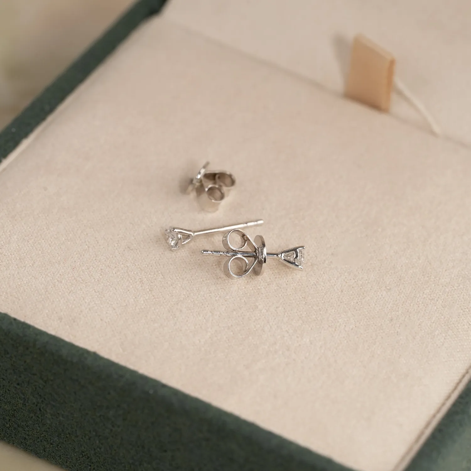 Sisi Copenhagen Simple hvidguld ørestikker 0,2 ct lab-diamant