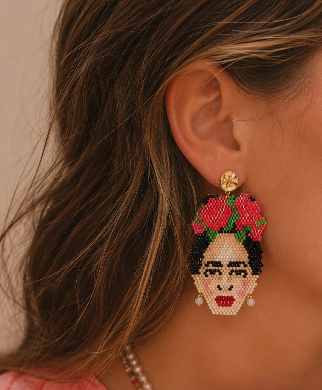 Lulo Jewelry Frida Kahlo ørering 18K guldbelagt glasperler