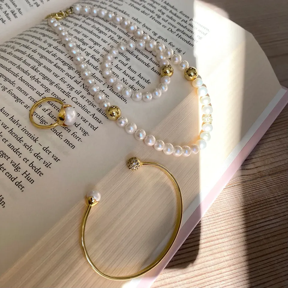 Bykjaergaard Glory armbånd forgyldt perle topas
