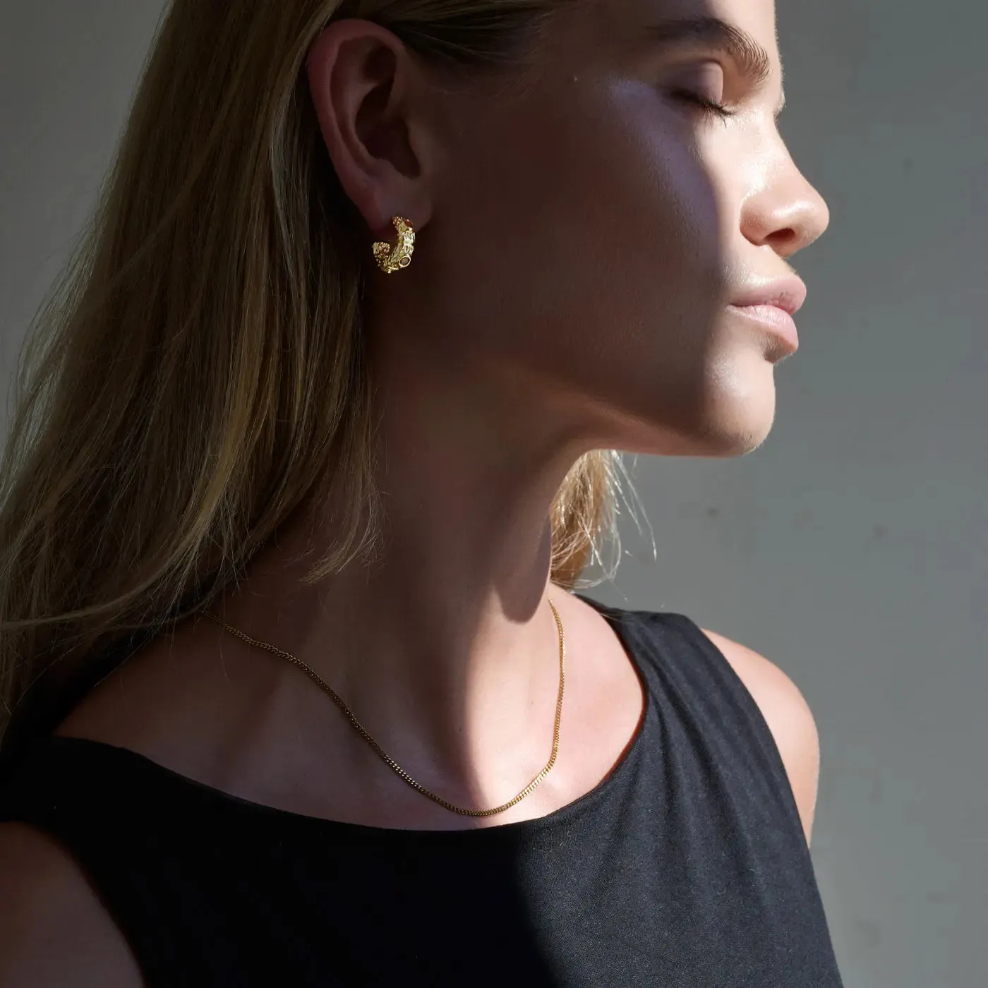 TIMI OF SWEDEN Sam Basic Fine Chain halskæde guld 45 cm