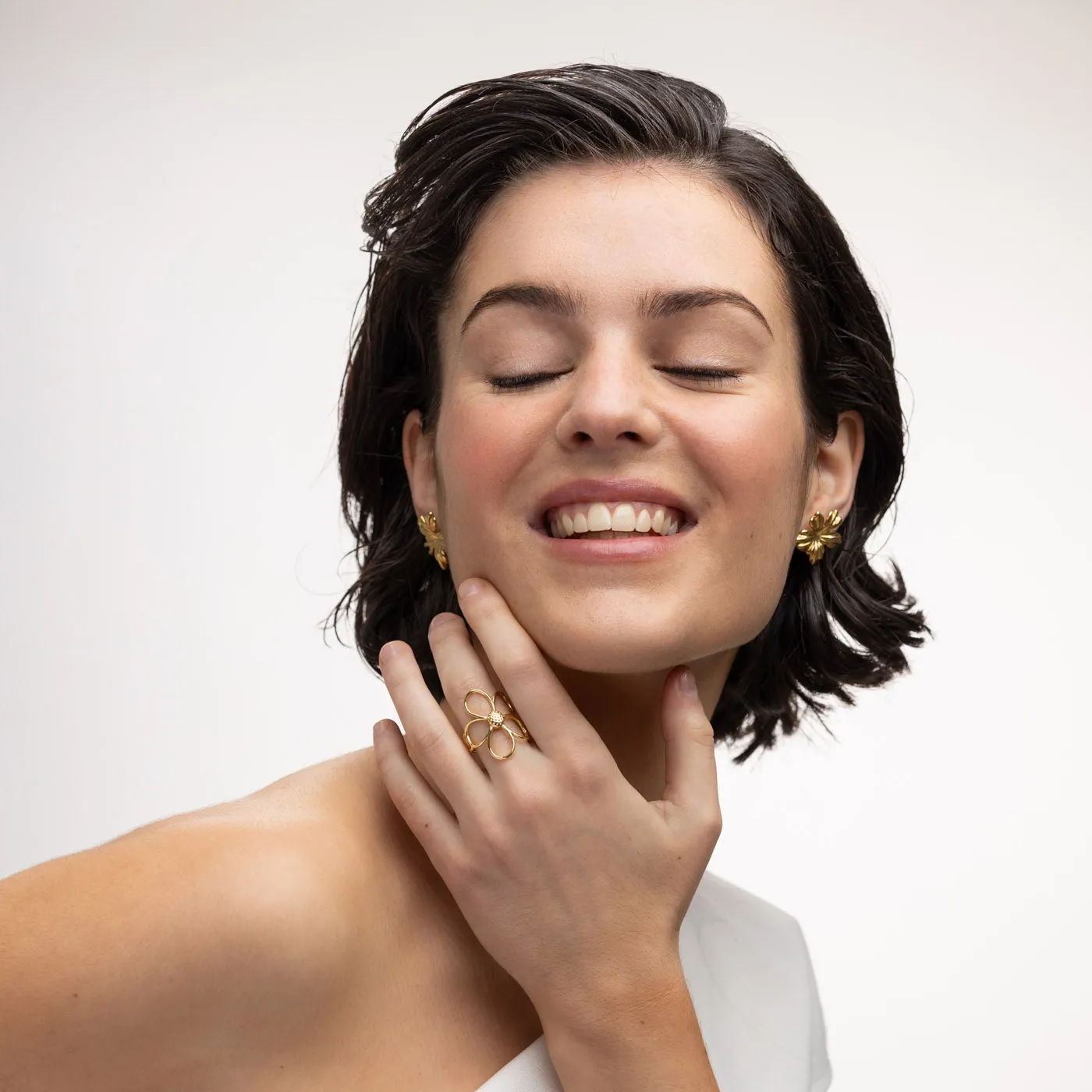 TIMI OF SWEDEN Lucky Outline Flower ring guld justerbar