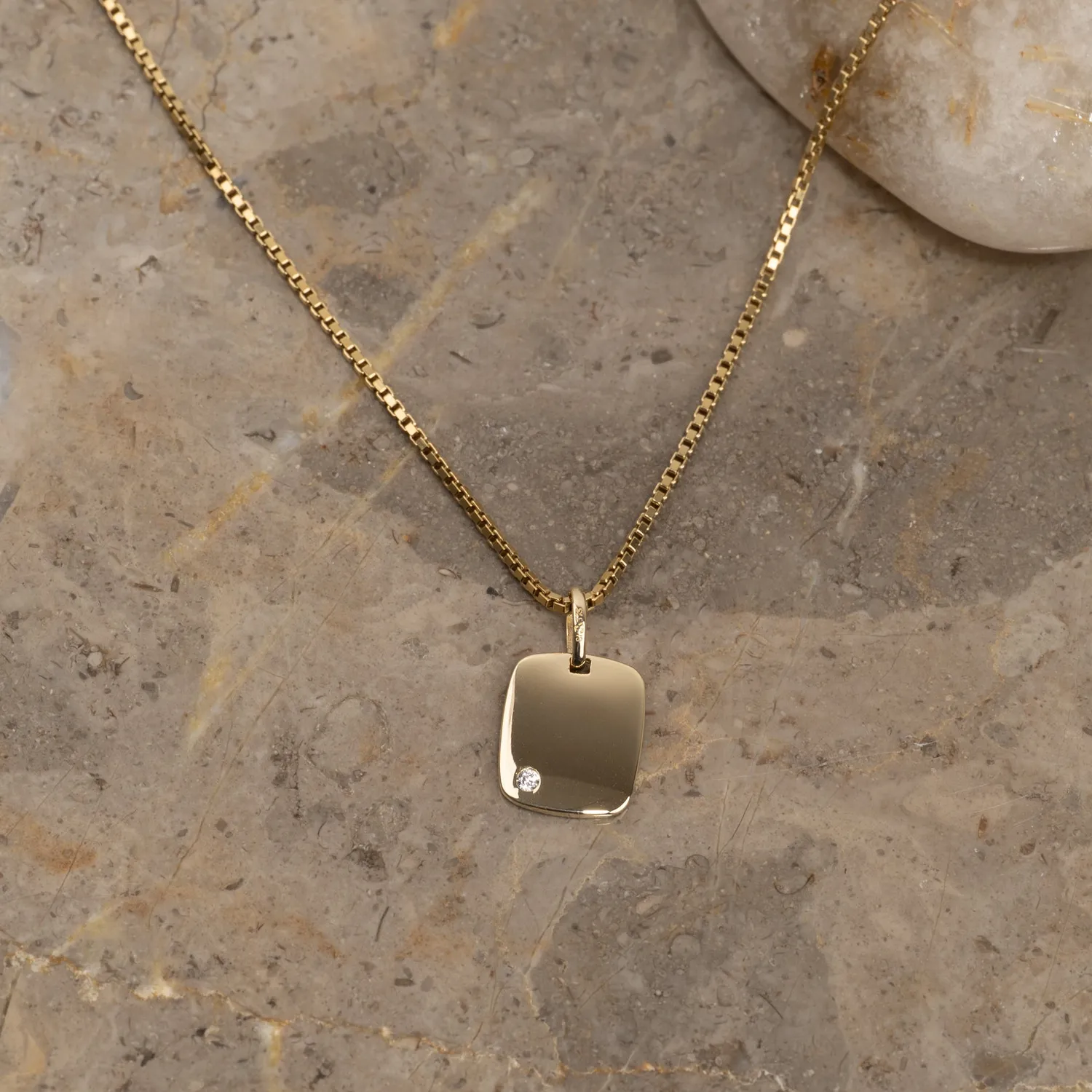 Sisi Copenhagen Engravable Rectangular Crystal vedhæng 9 mm 9 kt guld