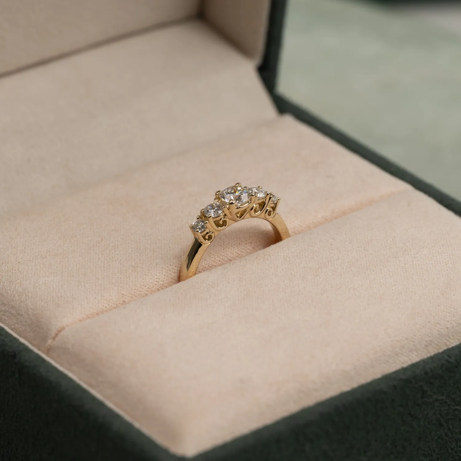 Sisi Copenhagen Five-Stone Trellis diamantring guld 0,7 ct