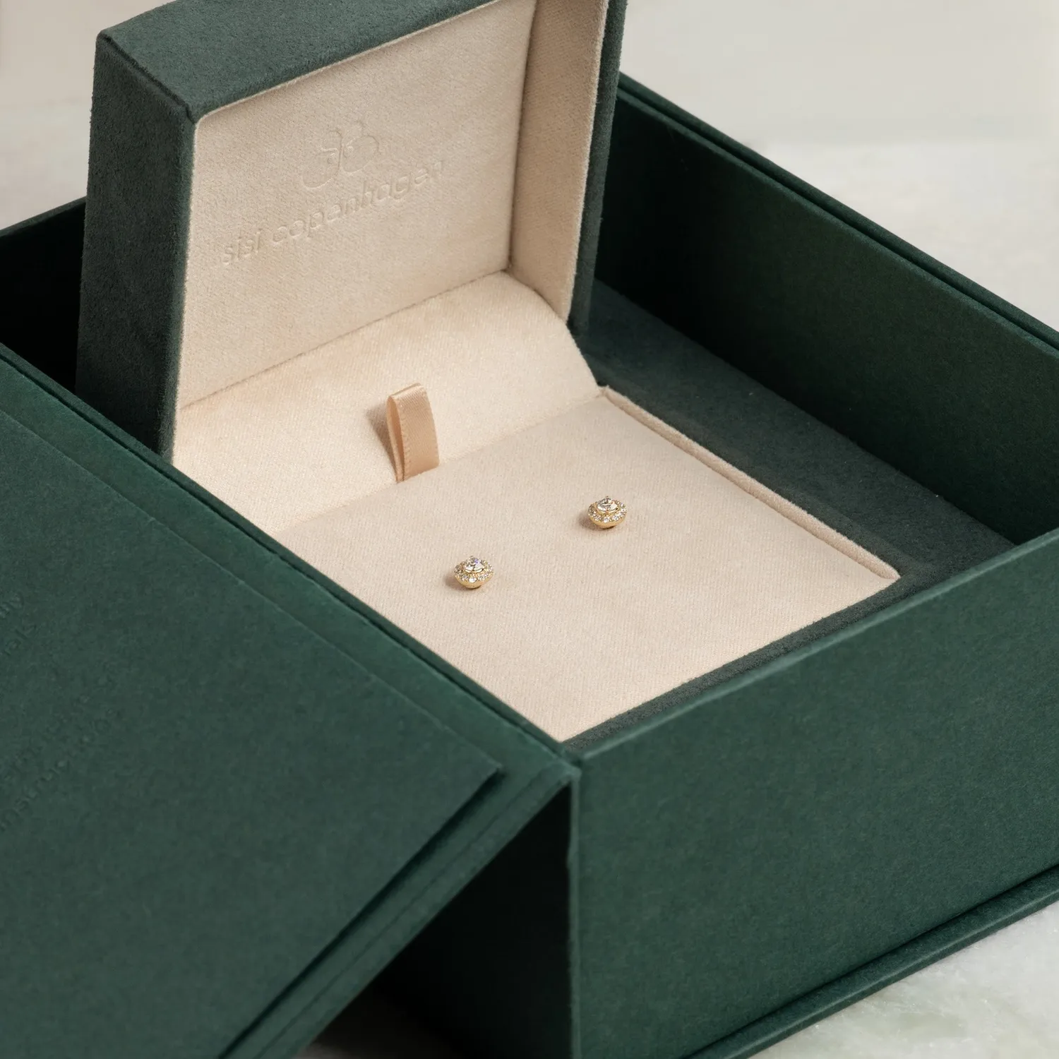 Sisi Copenhagen Halo lab-diamond ørestikker 0,33 ct 14 kt guld