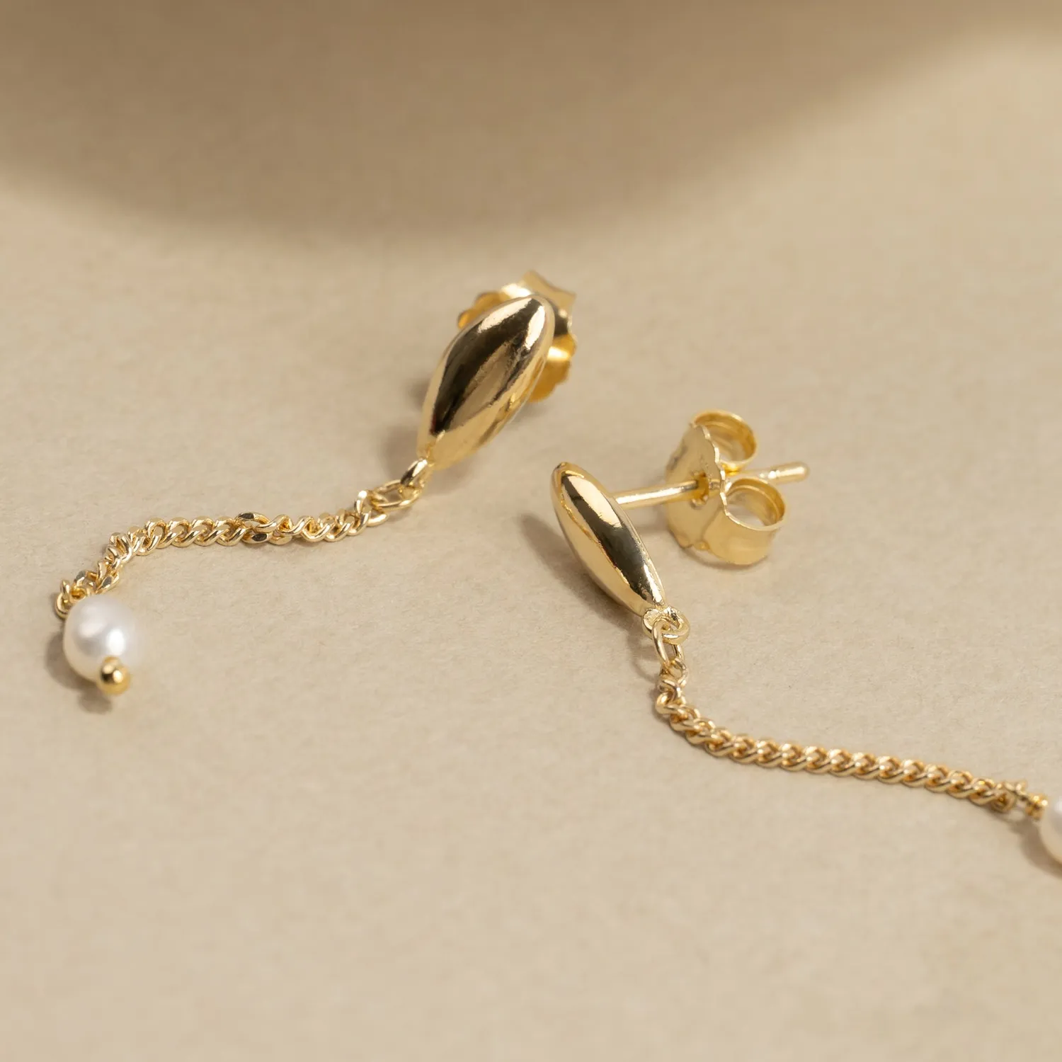Sisi Copenhagen Alba Pearl Golden øreringe forgyldt