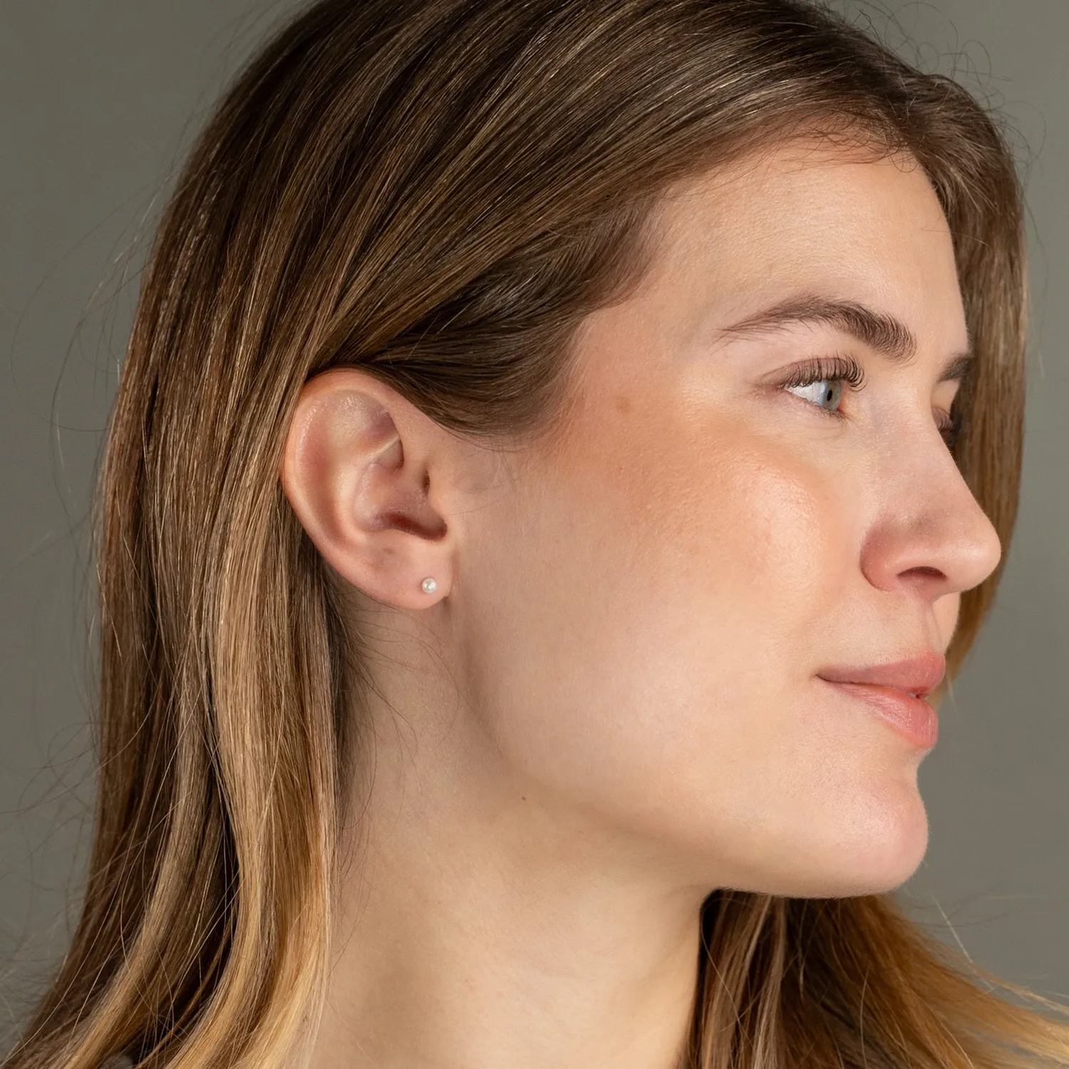 Sisi Copenhagen Maggie ørestikker guld perle 3 mm