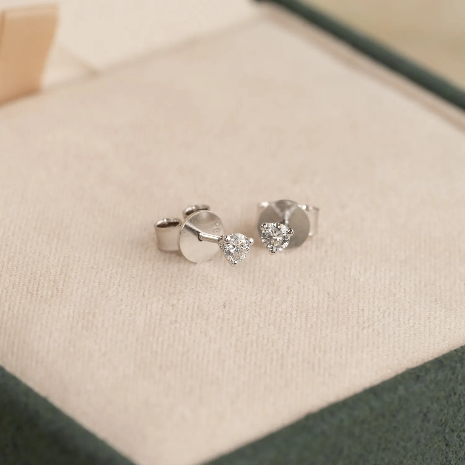 Sisi Copenhagen Simple Stud øreringe 0,2 ct 14 kt guld