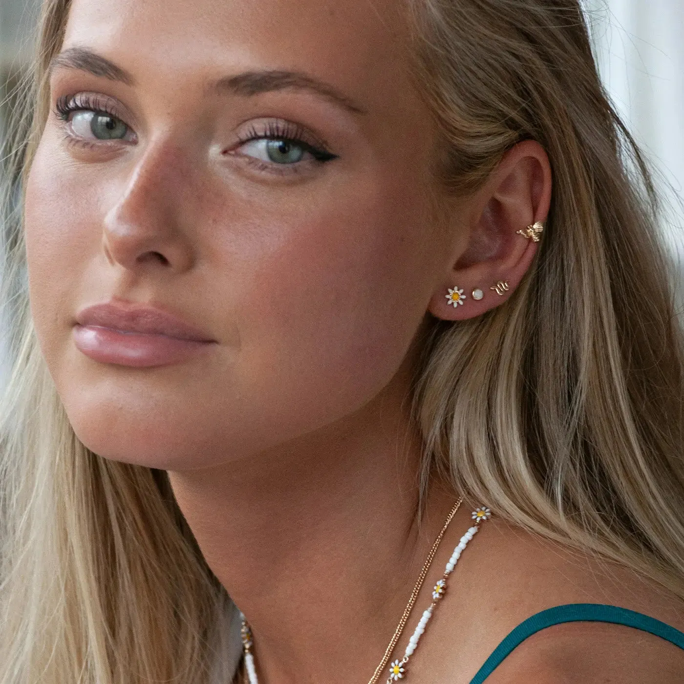 TIMI OF SWEDEN Liza Mini Snake Stud øreringe guld børstet