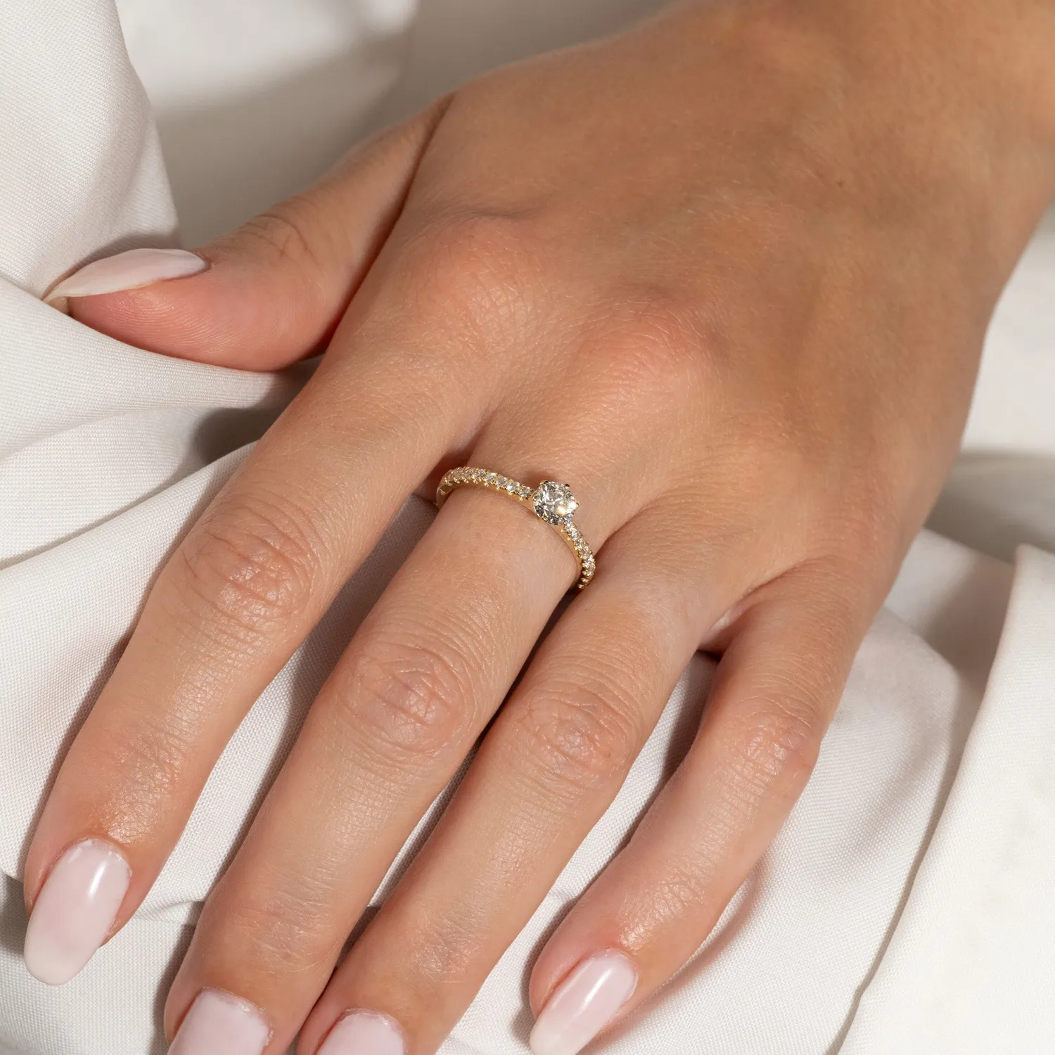 Sisi Copenhagen Classic 6-Prong Alliance ring 0,7 ct 14 kt guld
