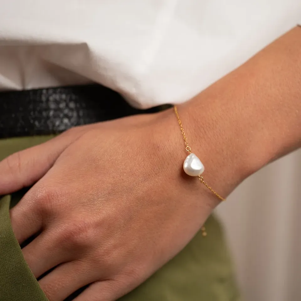 Sisi Copenhagen Noella Pearl armbånd forgyldt barokperle
