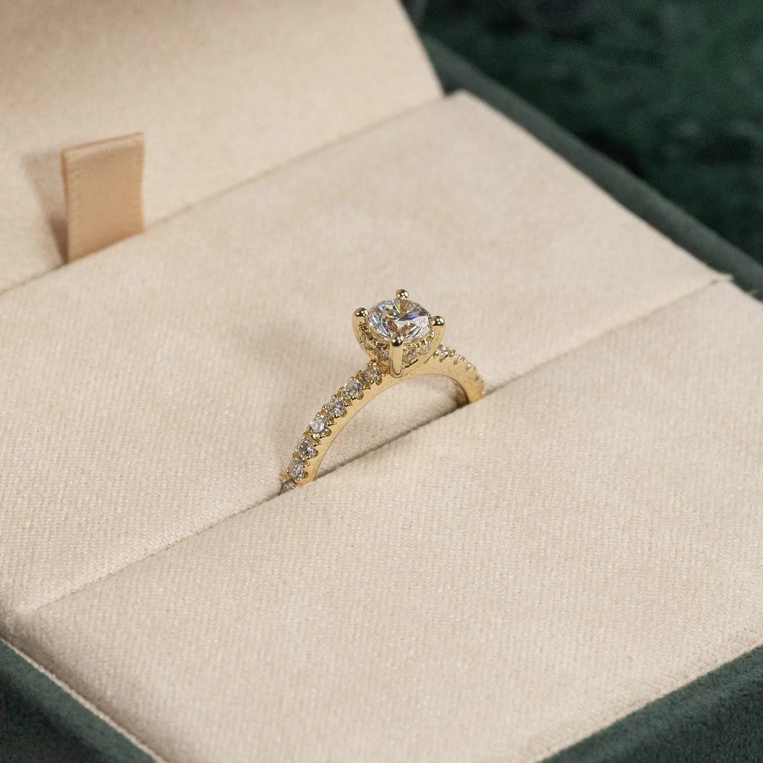 Sisi Copenhagen Hidden-Halo Alliance diamantring 1,0 ct guld