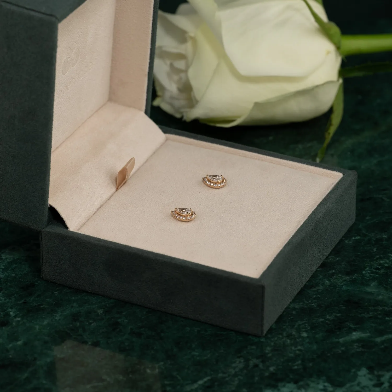 Sisi Copenhagen Halo Pear-Cut ørestikker 14 karat guld 0,7 ct lab-diamant