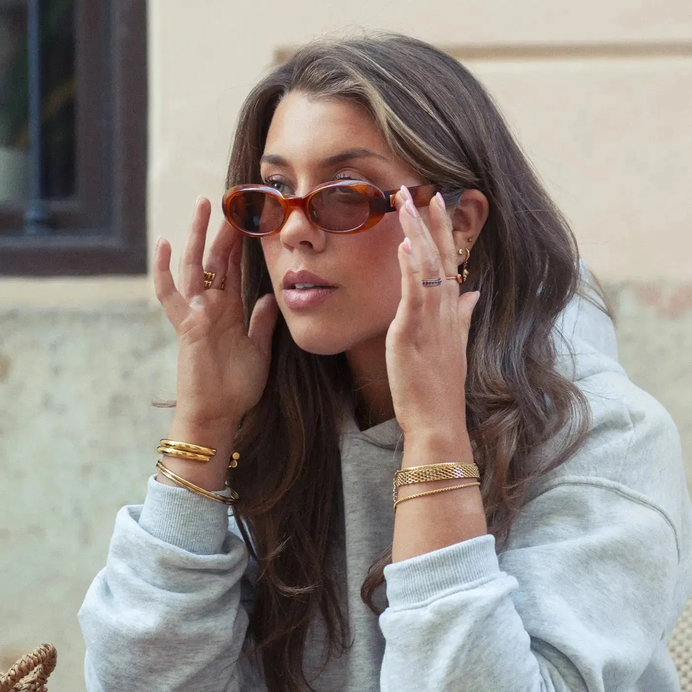 TIMI OF SWEDEN Maeve statement bangle armbånd guld stål