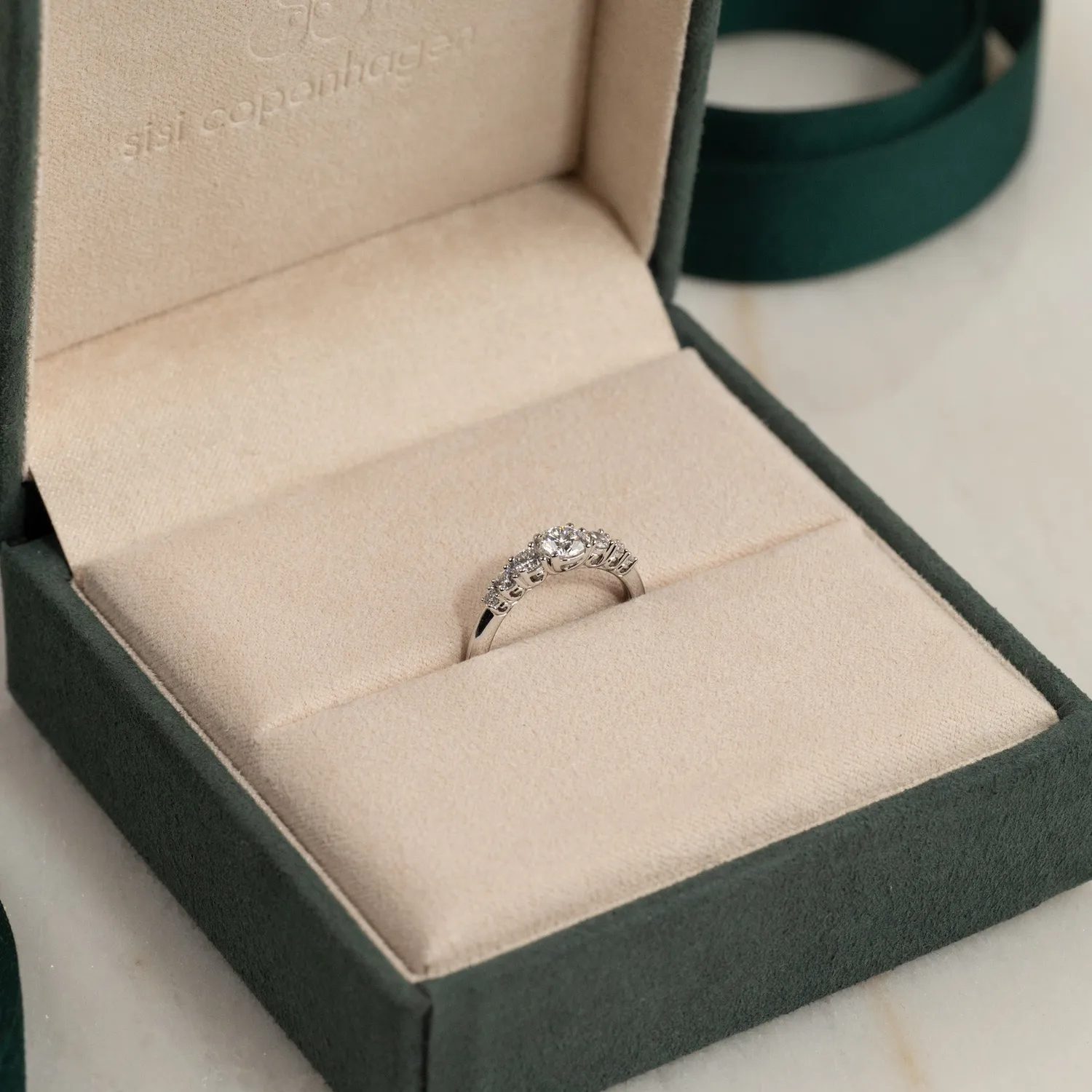 Sisi Copenhagen Seven-Stone Trellis ring hvidguld 0,7 ct