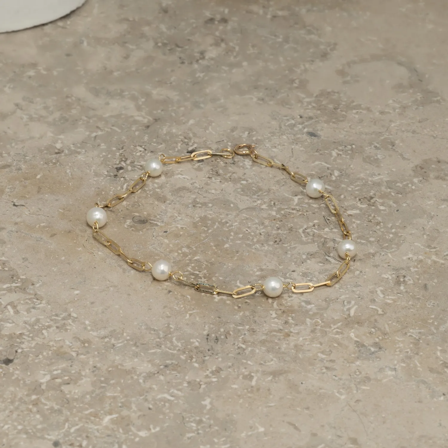 Sisi Copenhagen Alma Pearl armbånd massivt guld perler