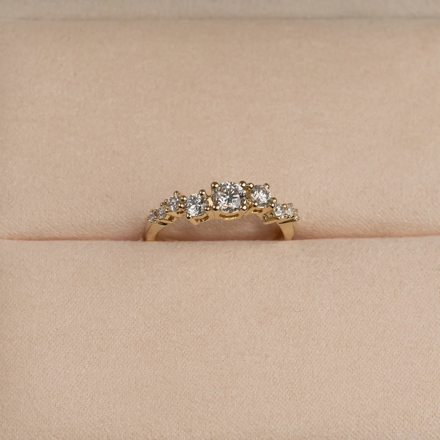 Sisi Copenhagen Organic Cluster 0.7ct diamantring guld 14 kt