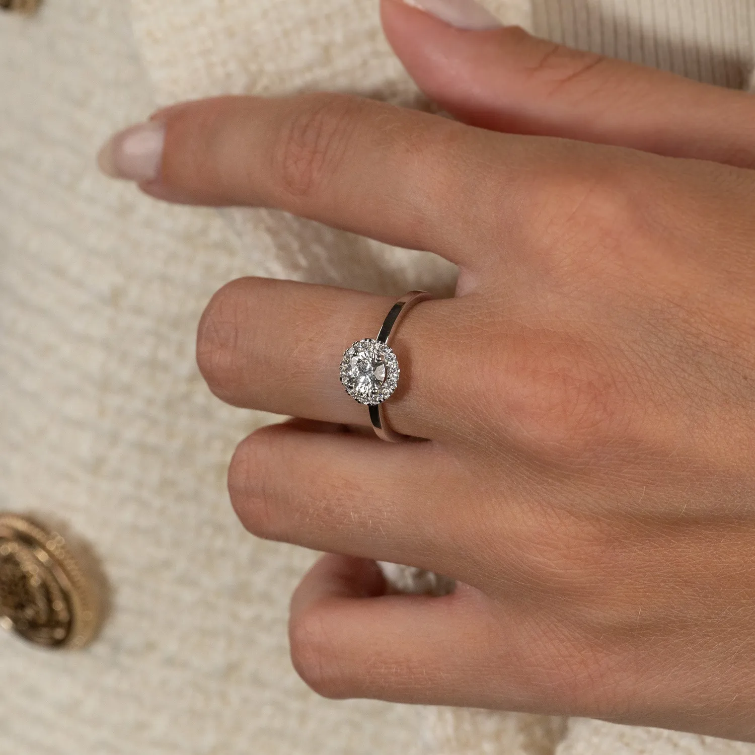 Sisi Copenhagen Simple Halo ring hvidguld 0,7 ct