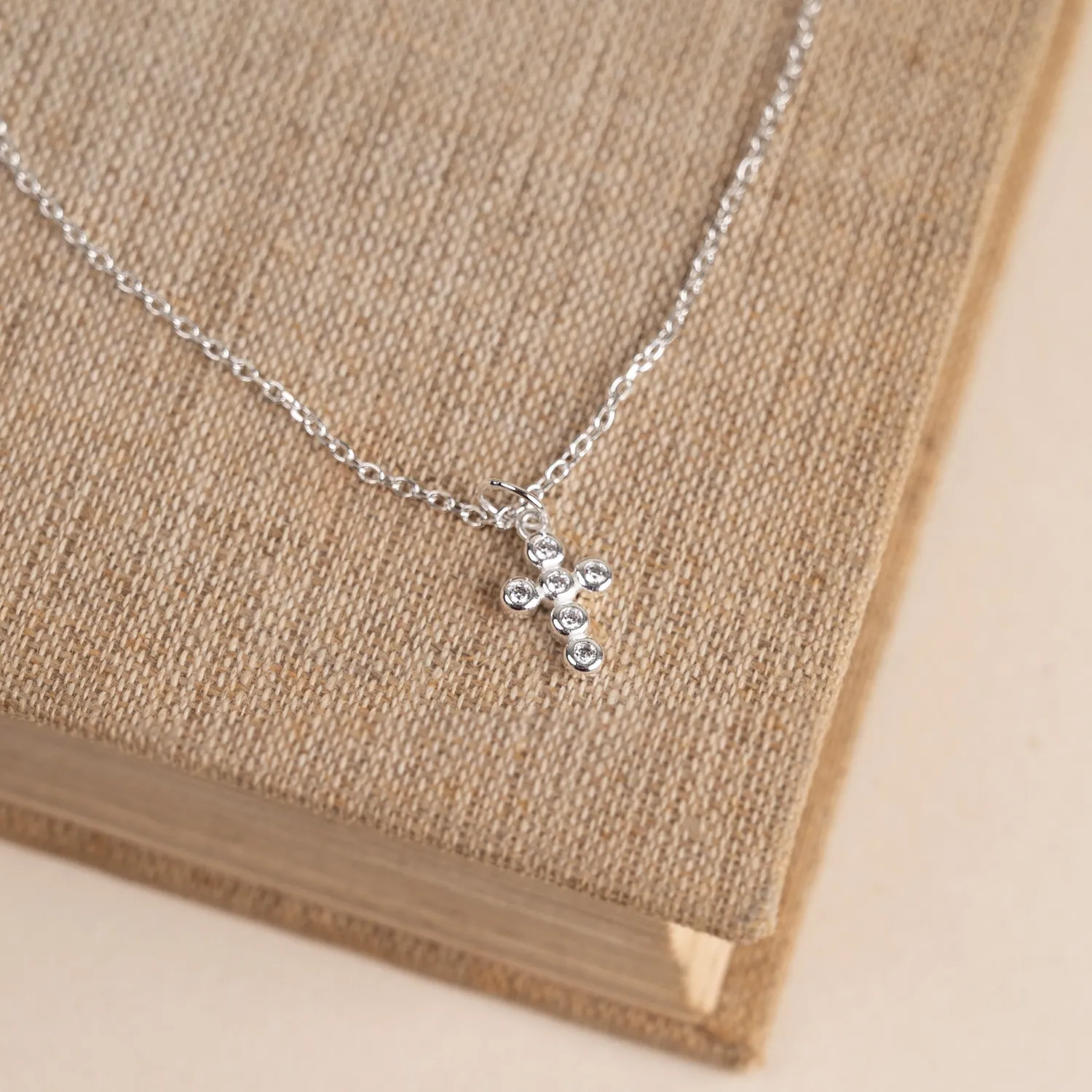 Sisi Copenhagen Christa Crystal kors vedhæng sølv zirkon