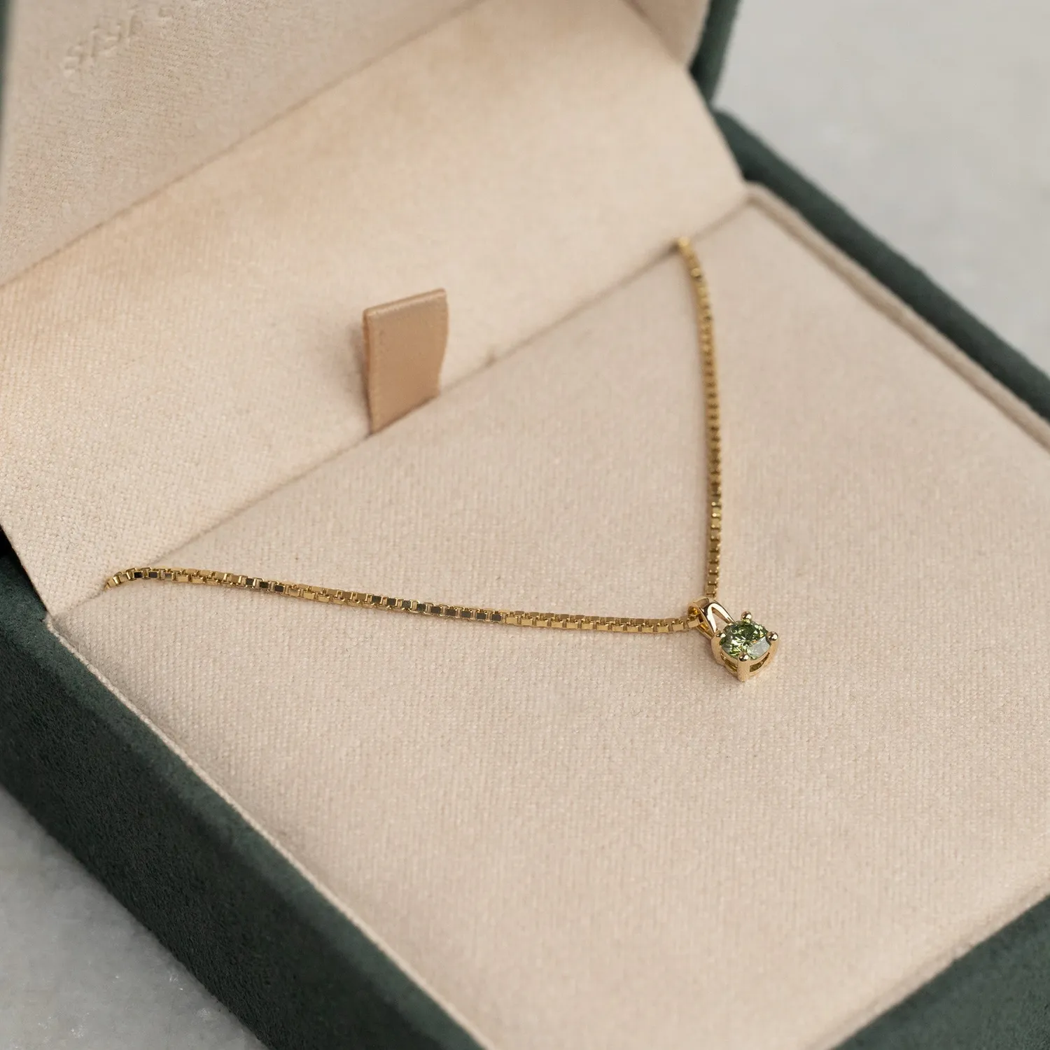 Sisi Copenhagen Prong Solitaire vedhæng grøn diamant 0,25 ct YG