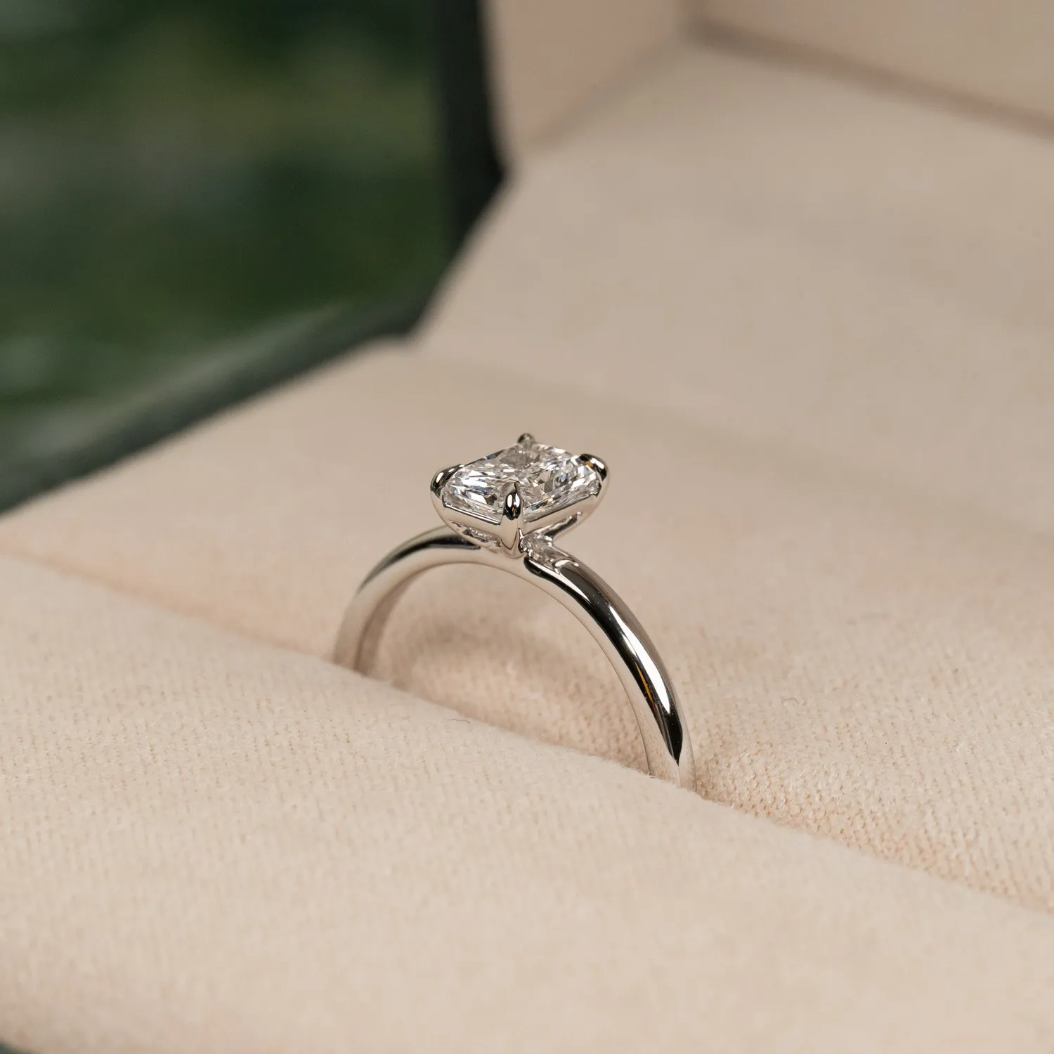 Sisi Copenhagen Solitaire Radiant diamantring 0,75ct hvidguld