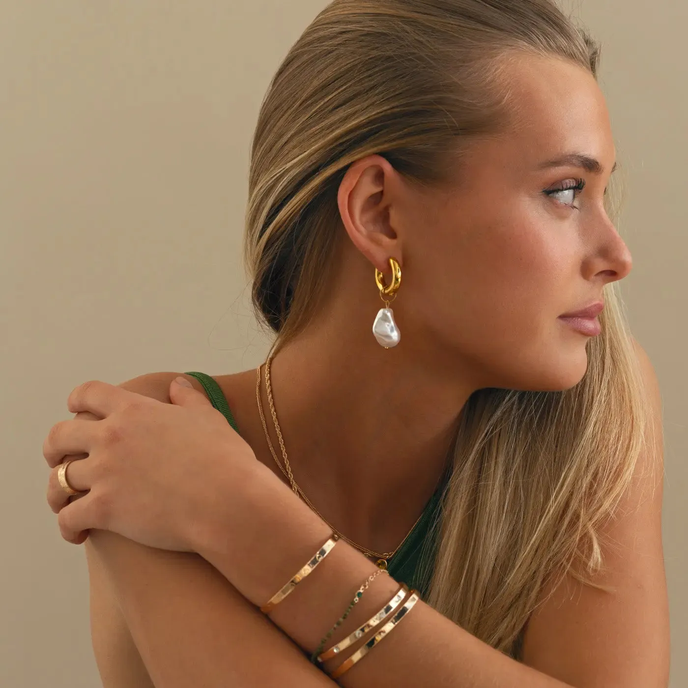 TIMI OF SWEDEN Cora large pearl hoop øreringe 40 mm