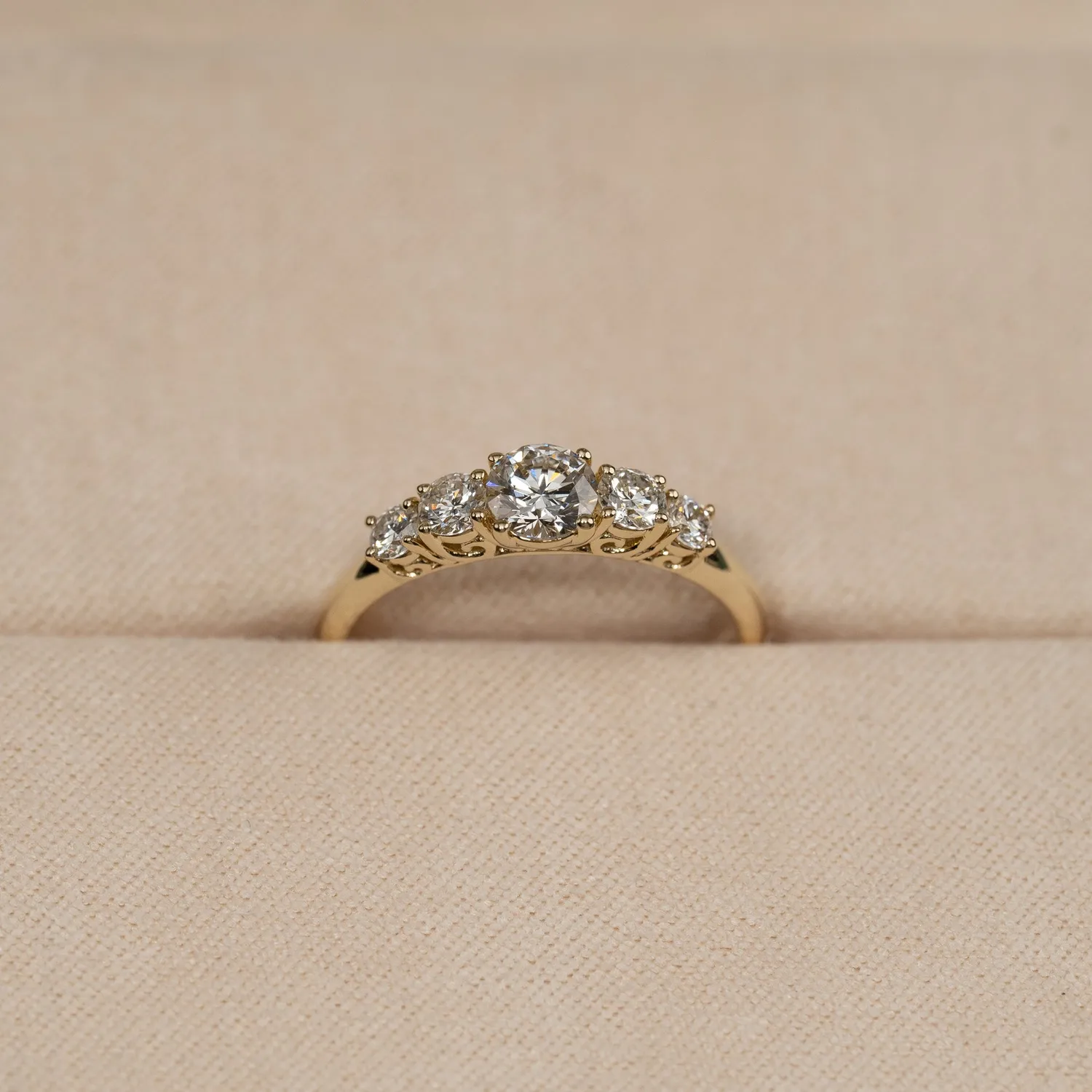 Sisi Copenhagen Five-Stone Trellis diamantring 0,5 ct guld