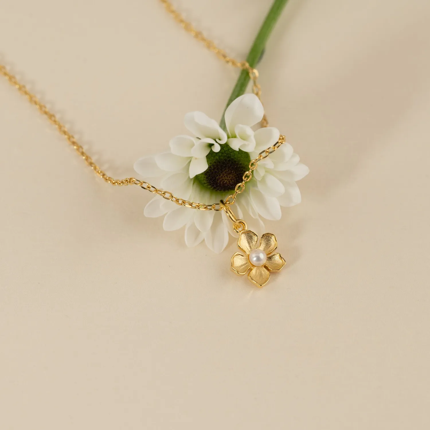 Sisi Copenhagen Mona Pearl Golden vedhæng forgyldt 9 mm