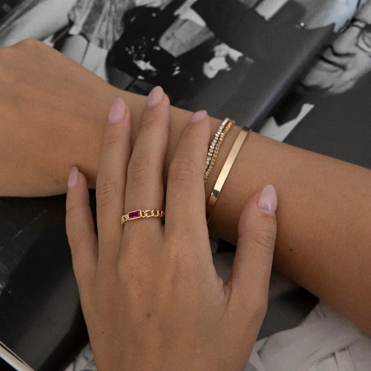 TIMI OF SWEDEN Essential armring armbånd guld justerbar