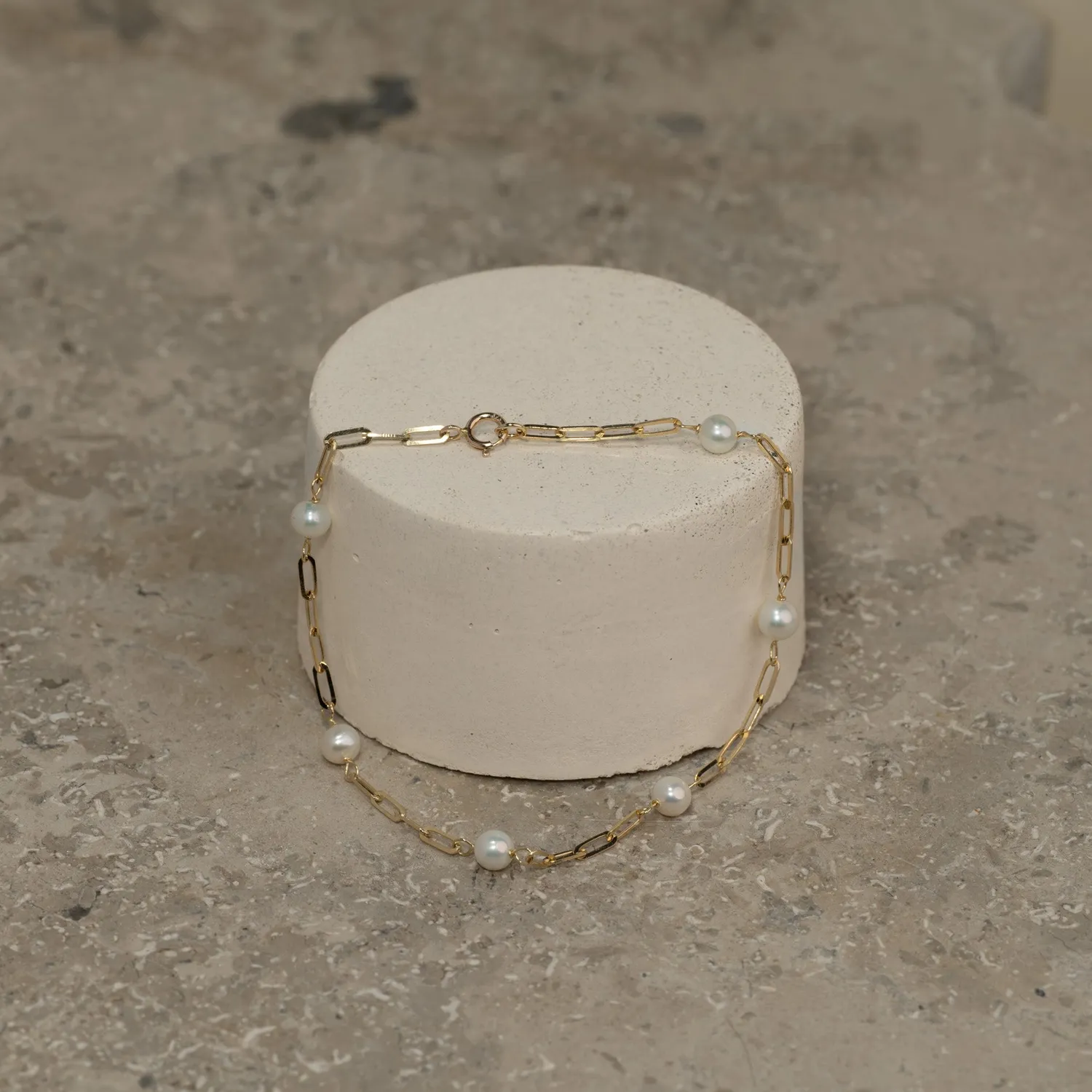 Sisi Copenhagen Alma Pearl armbånd massivt guld perler