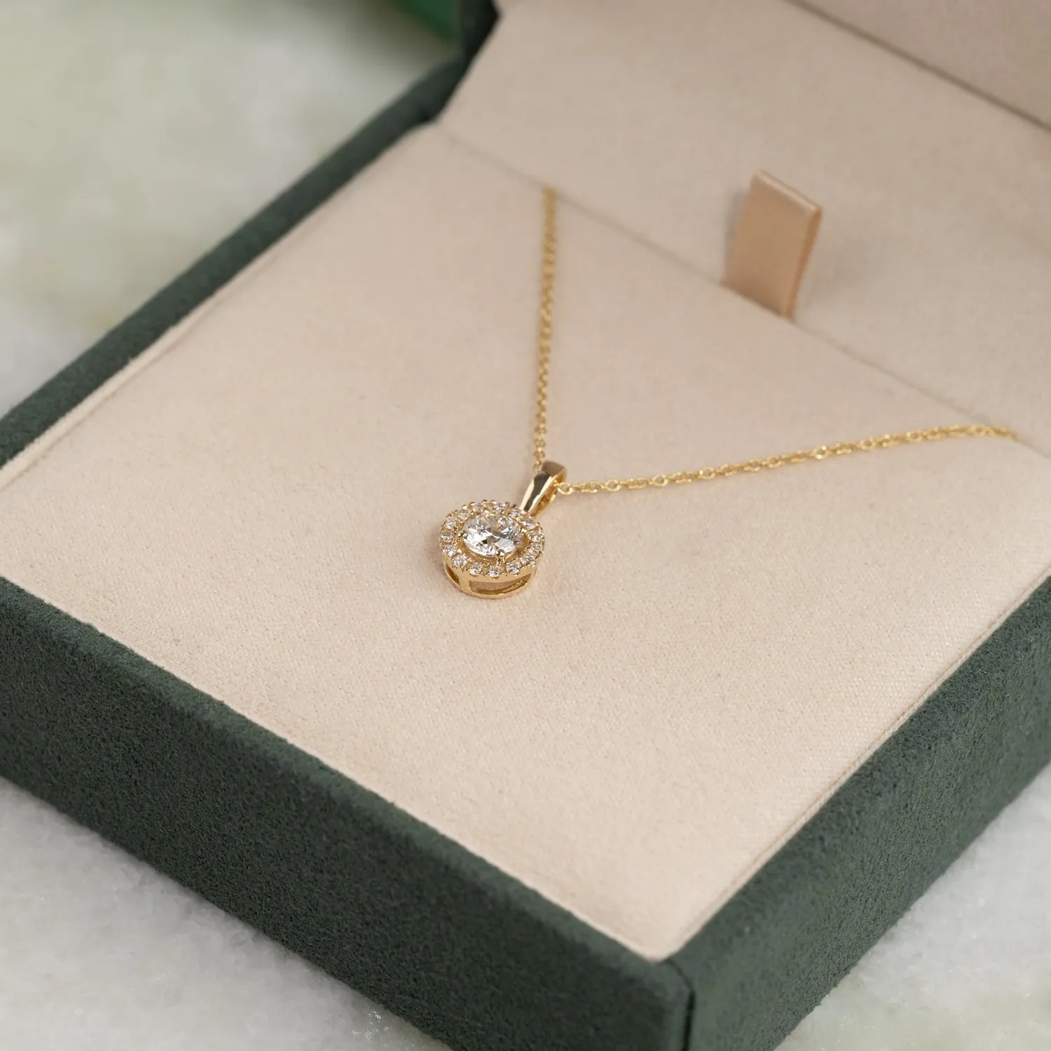 Sisi Copenhagen Round Halo lab-diamond vedhæng 0,66 ct guld