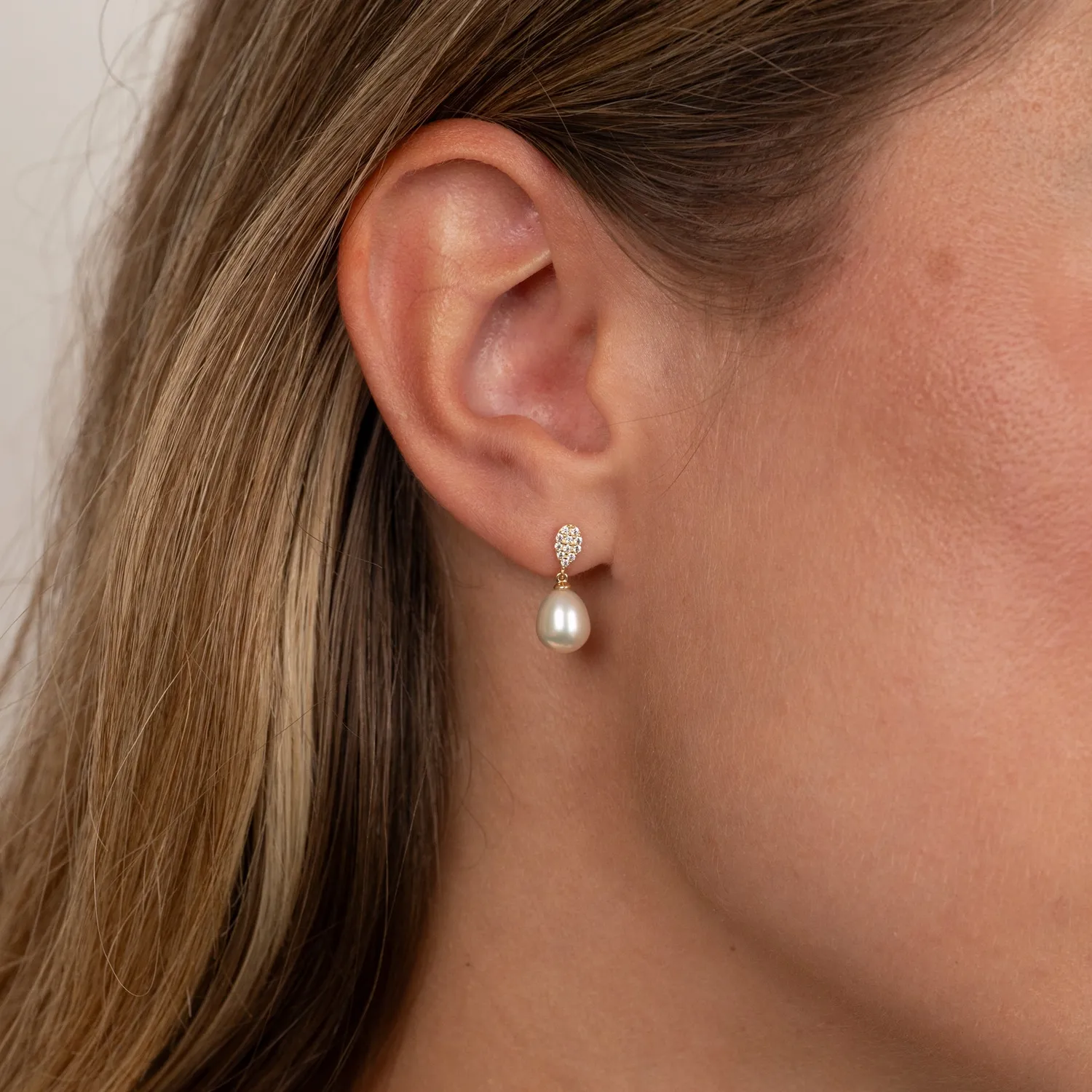 Sisi Copenhagen Laura perleøreringe 9 kt guld zirkonia