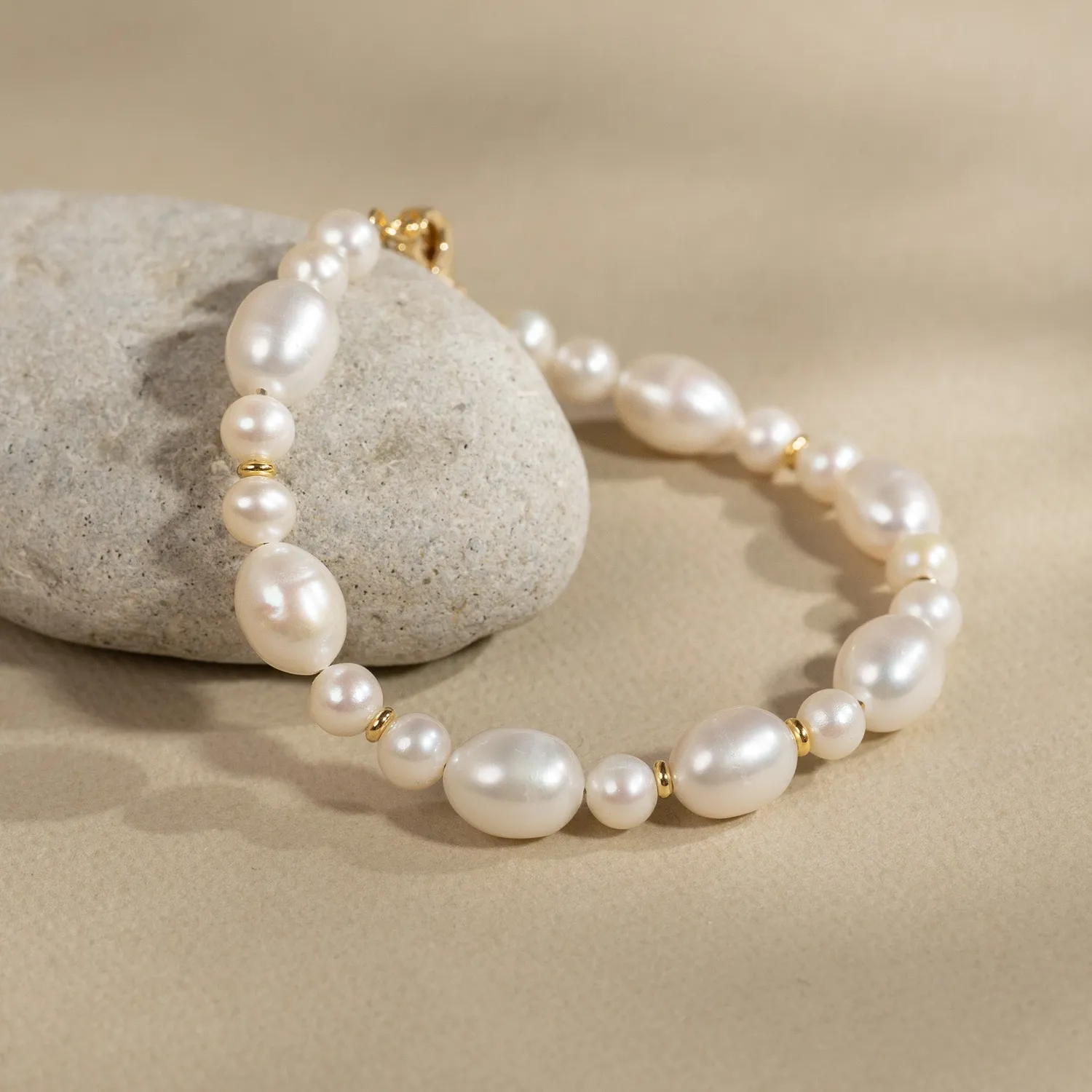 Sisi Copenhagen Kalana Pearl Golden armbånd perler 16+4 cm