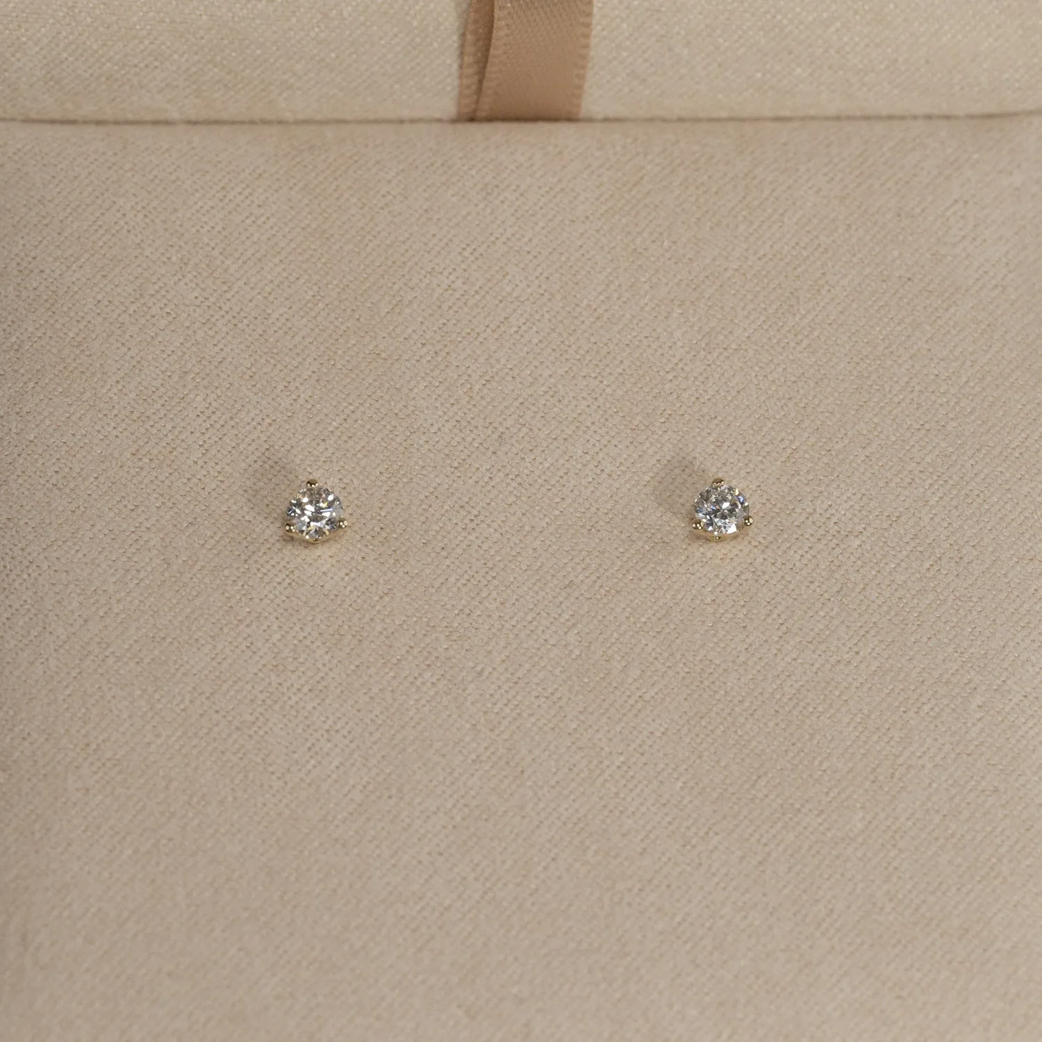 Sisi Copenhagen Simple Lab-Diamond ørestikker guld 0,33ct
