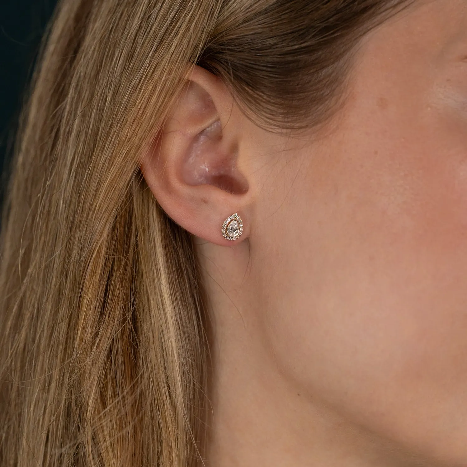 Sisi Copenhagen Halo Pear-Cut ørestikker 14 karat guld 0,7 ct lab-diamant