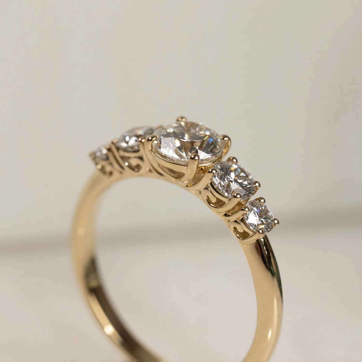 Sisi Copenhagen Five-Stone Trellis diamantring guld 1,0 ct 14 kt