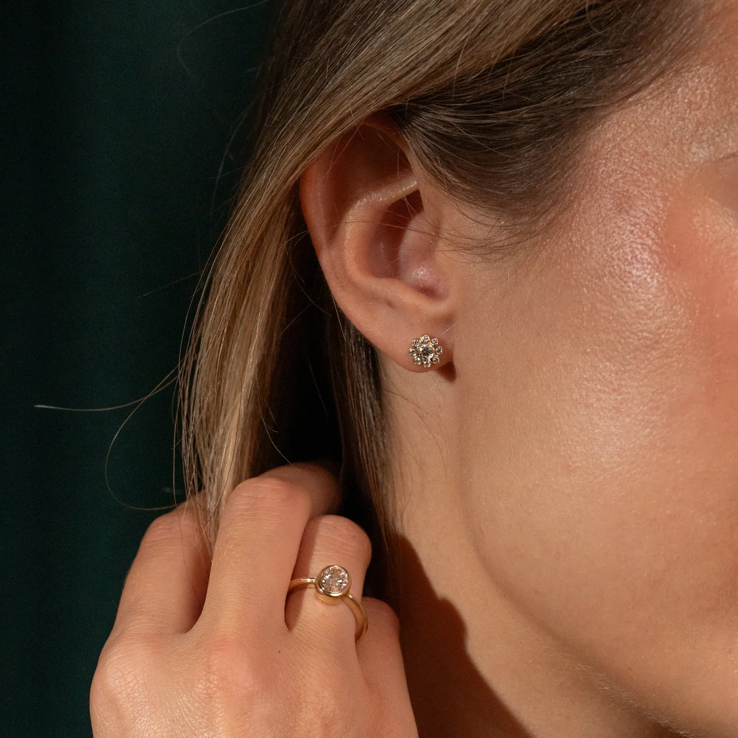 Sisi Copenhagen Laurel Halo ørestikker guld 0,5 ct par
