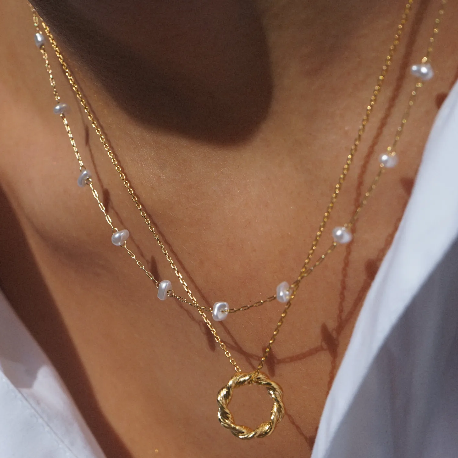 Orelia Pearl Stationed halskæde guld med perler