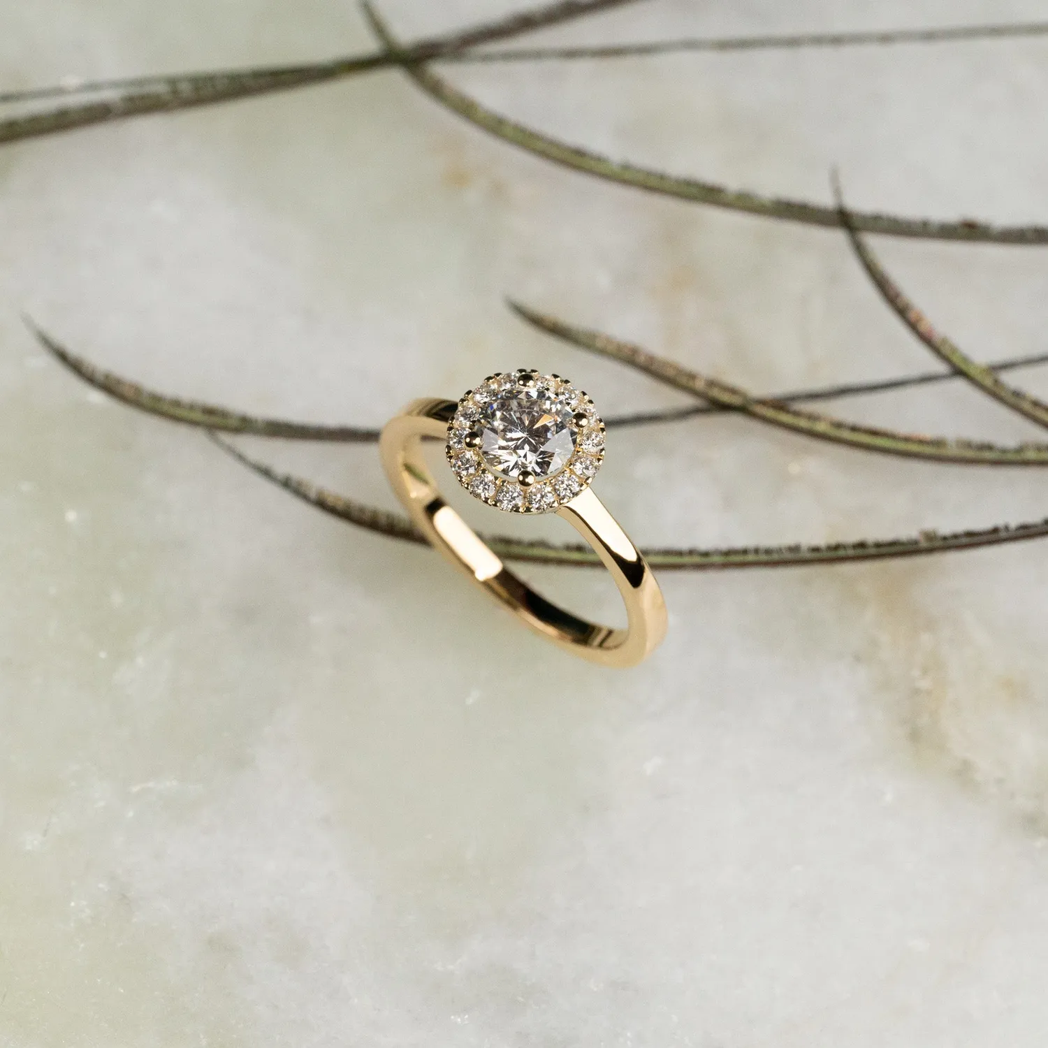 Sisi Copenhagen Simple Halo diamantring 0,7 ct 14 kt guld