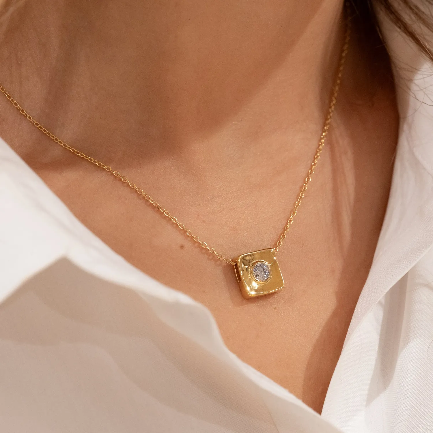 Sisi Copenhagen Mae vedhæng forgyldt zirkon 12 mm