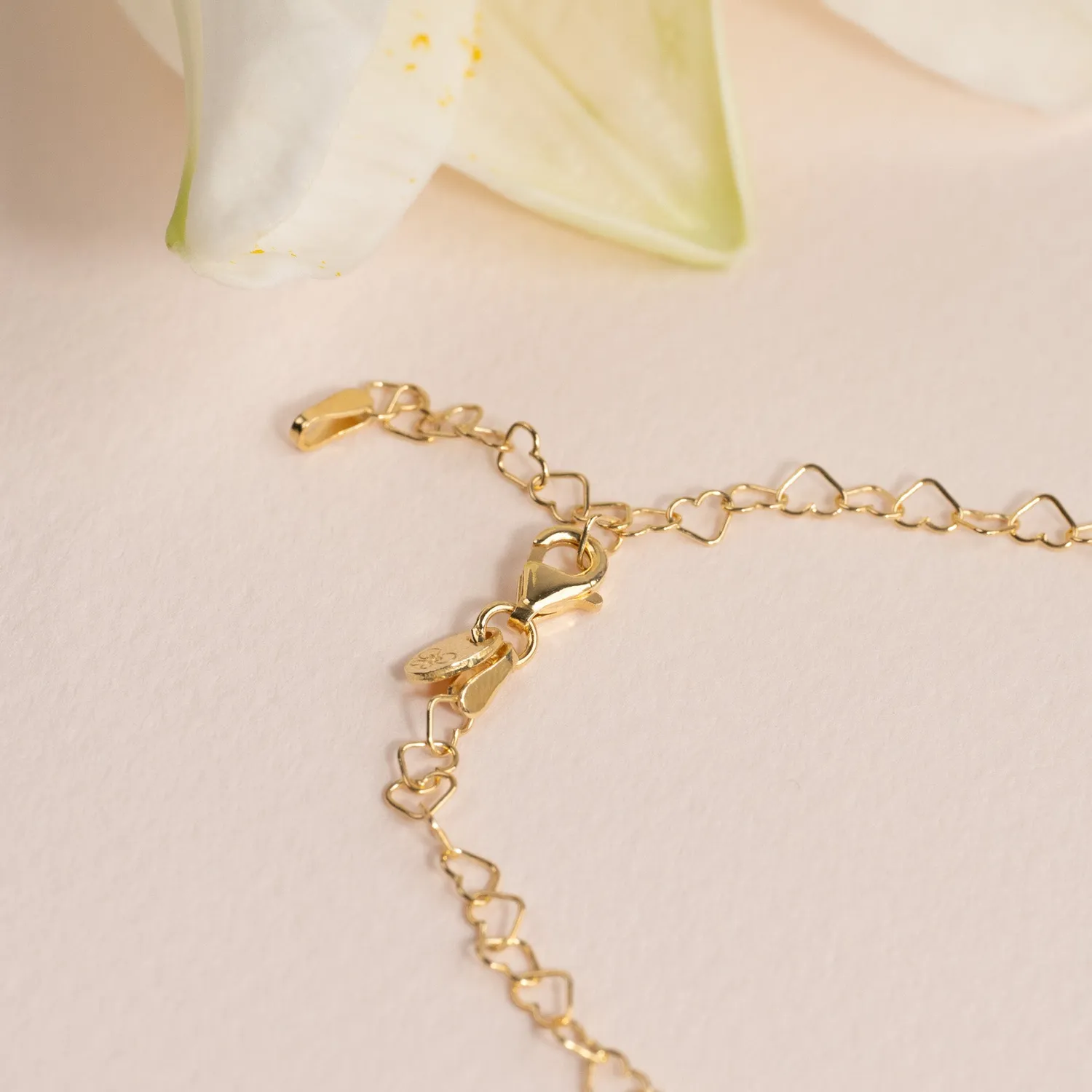 Sisi Copenhagen Amira armbånd forgyldt hjerter 20 cm
