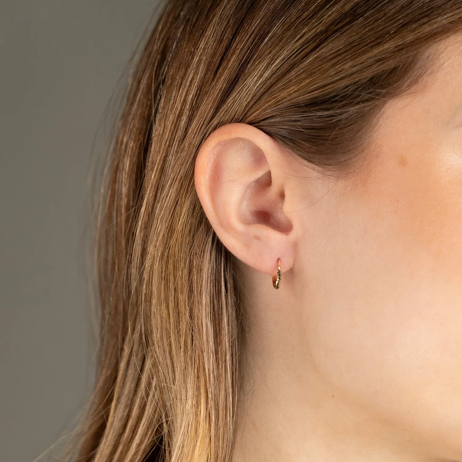 Sisi Copenhagen Dina creoler 12 mm i 9 kt guld