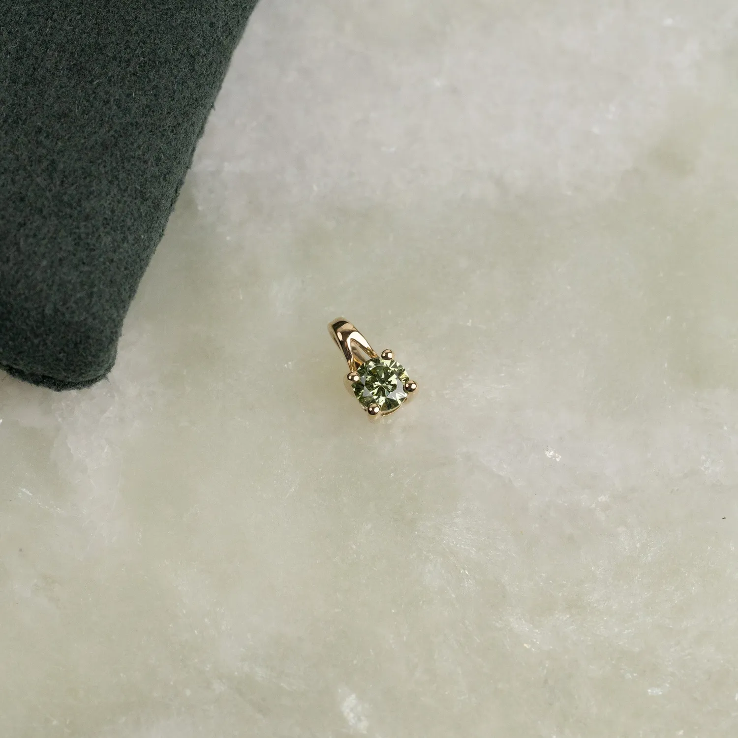 Sisi Copenhagen Prong Solitaire vedhæng ocean green 0,1ct 14kt